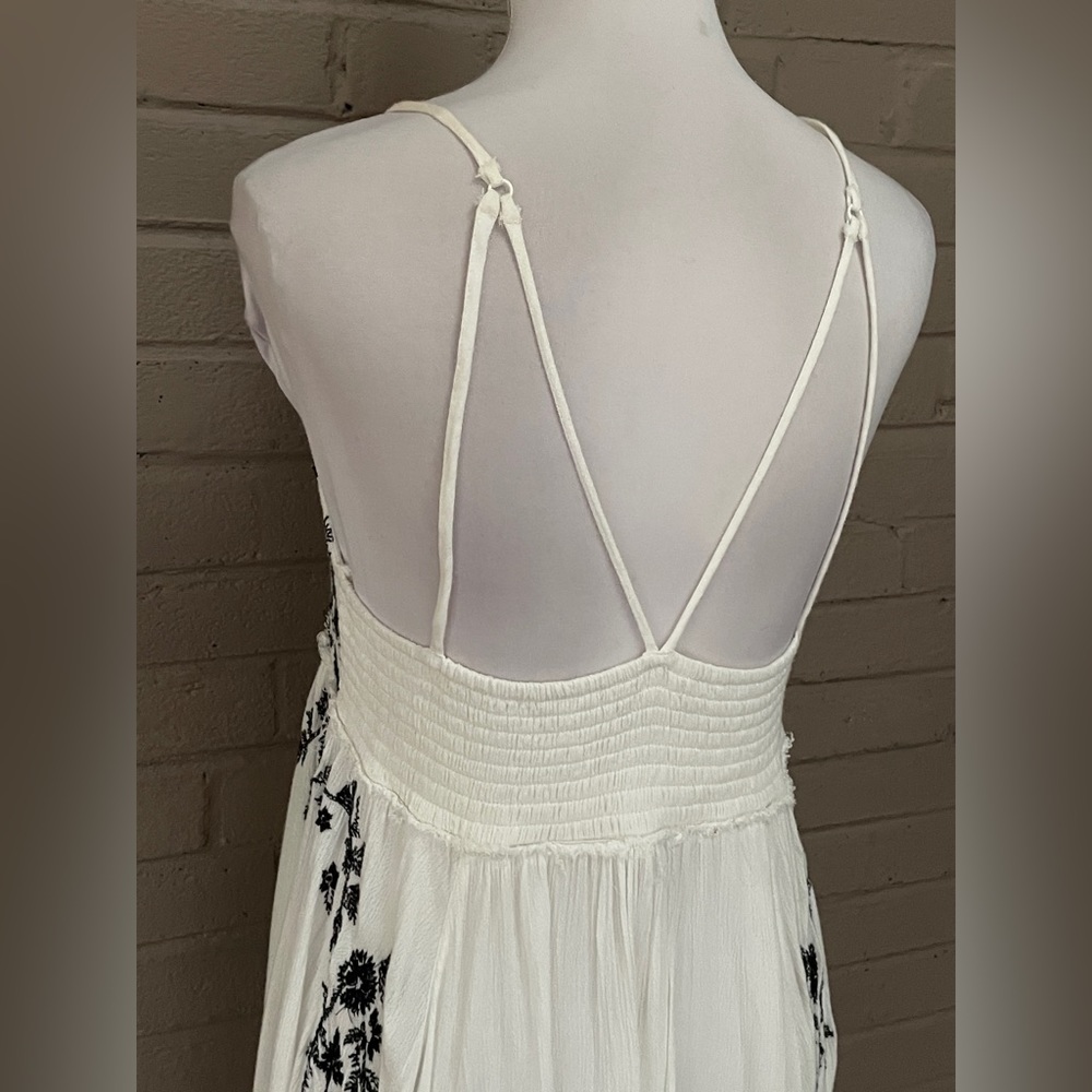 Free People white dress / black embroidered floral print - Picture 9 of 14